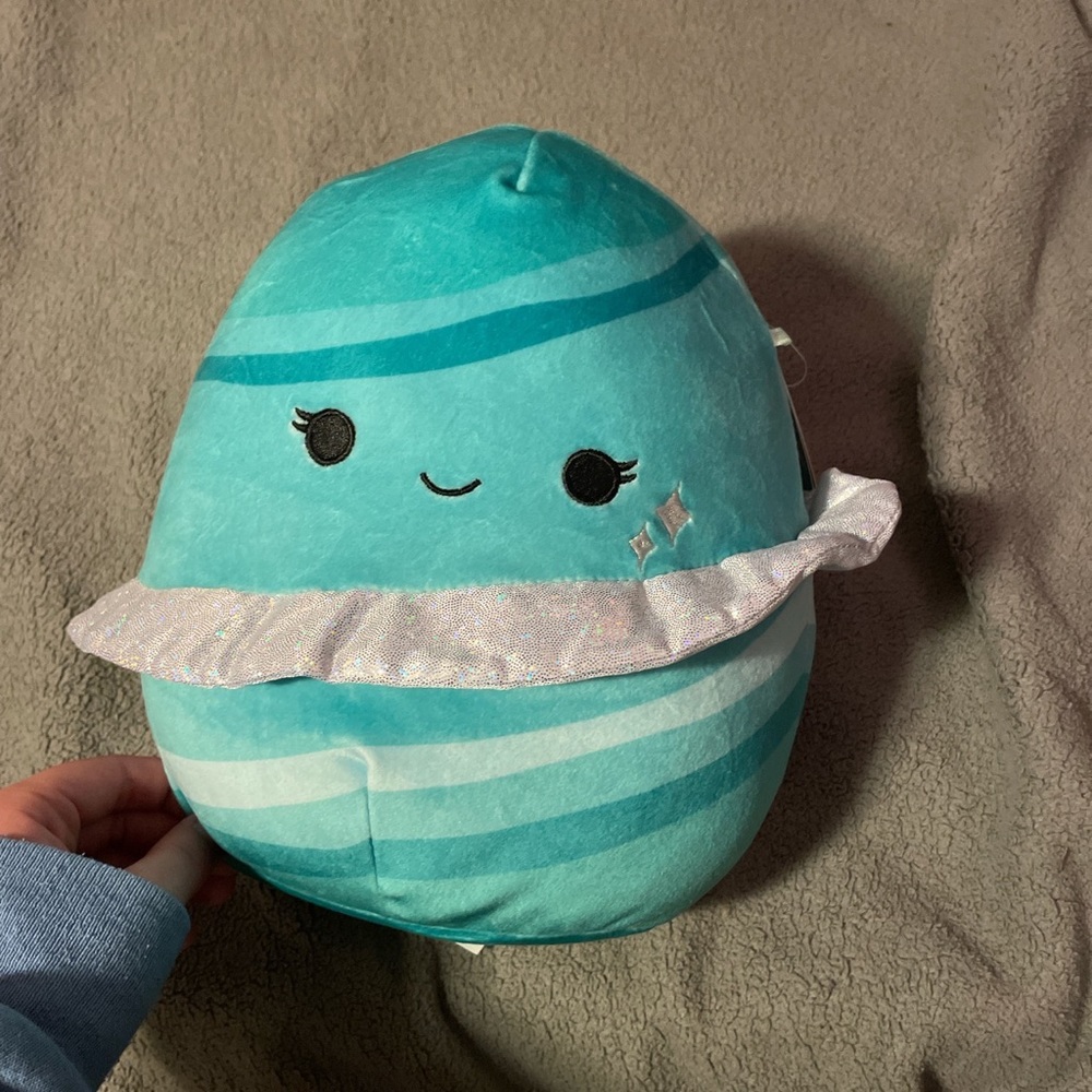 NWT squishmallow “Hugo” blue planet